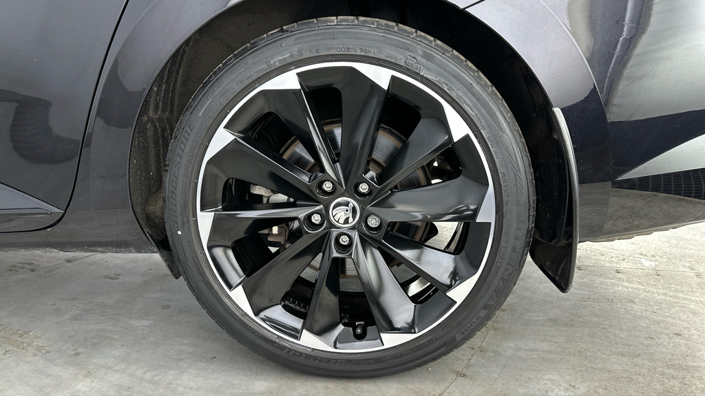 Skoda Superb 1.5 Tsi 150Ps Sportline Grey #30