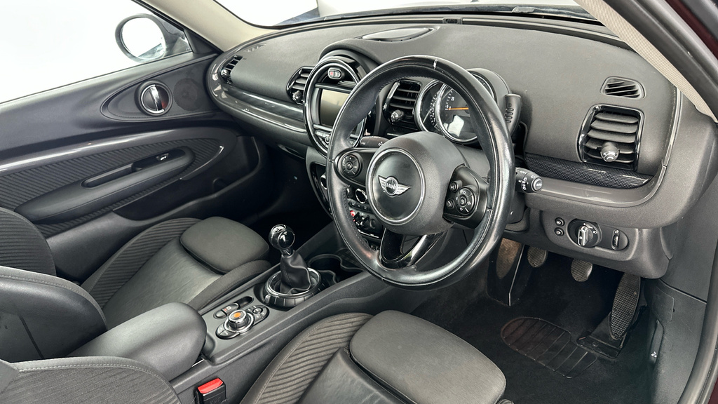 Mini Clubman 1.5 One 6Dr Red #9