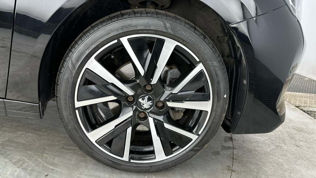 Peugeot 208 208 Allure Puretech Ss Black #24
