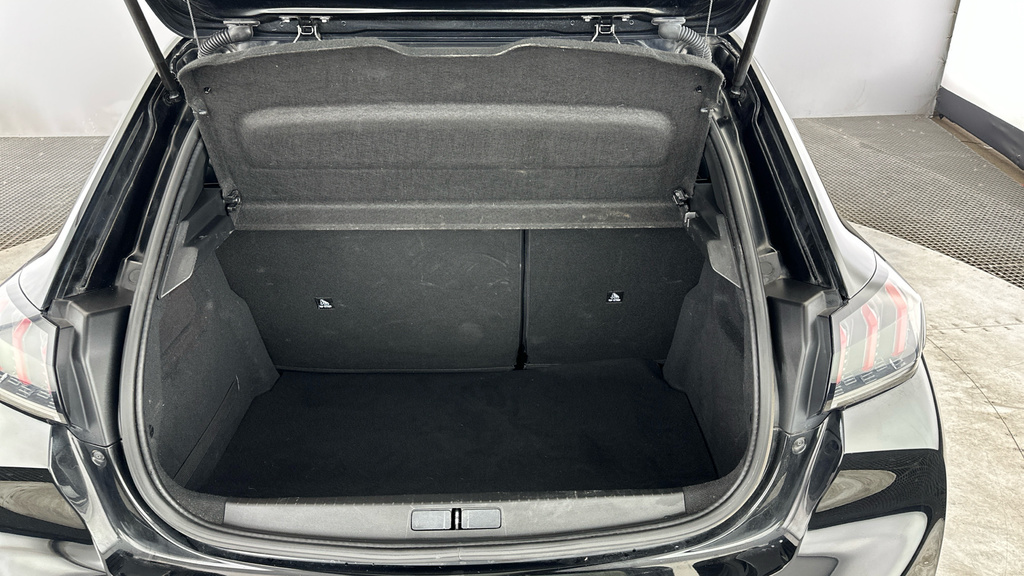 Peugeot 208 208 Allure Puretech Ss Black #19
