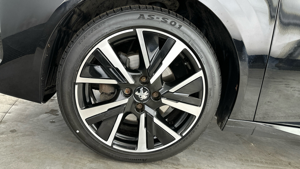 Peugeot 208 208 Allure Puretech Ss Black #21