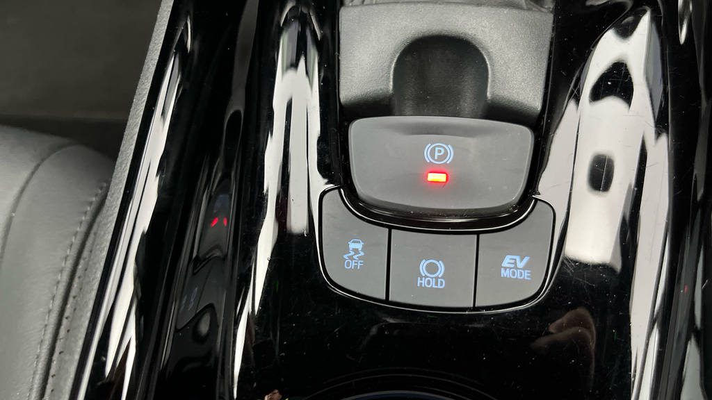 Toyota C-Hr Suv White #16