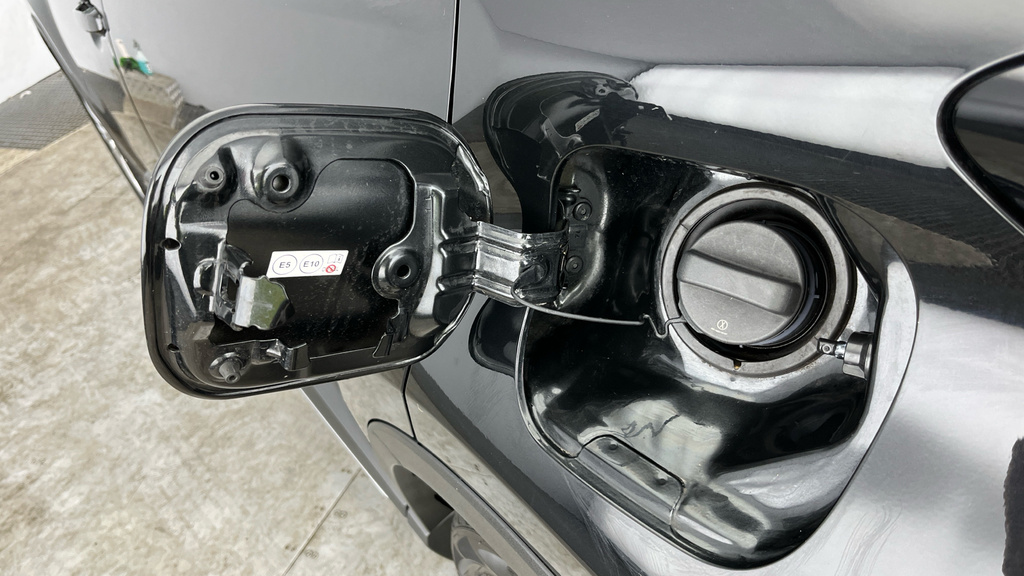 Toyota C-Hr Suv White #29