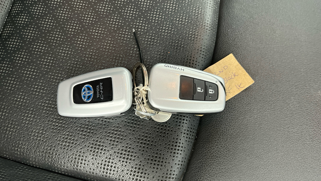 Toyota C-Hr Suv White #30