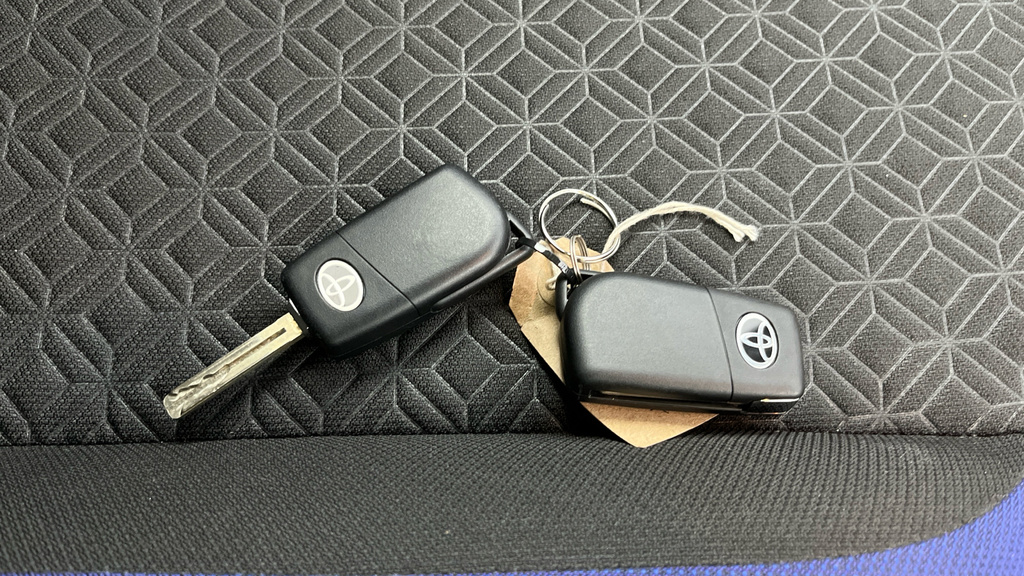 Toyota Aygo X 1.0 Vvt-i Edge Hatchback Beige #30