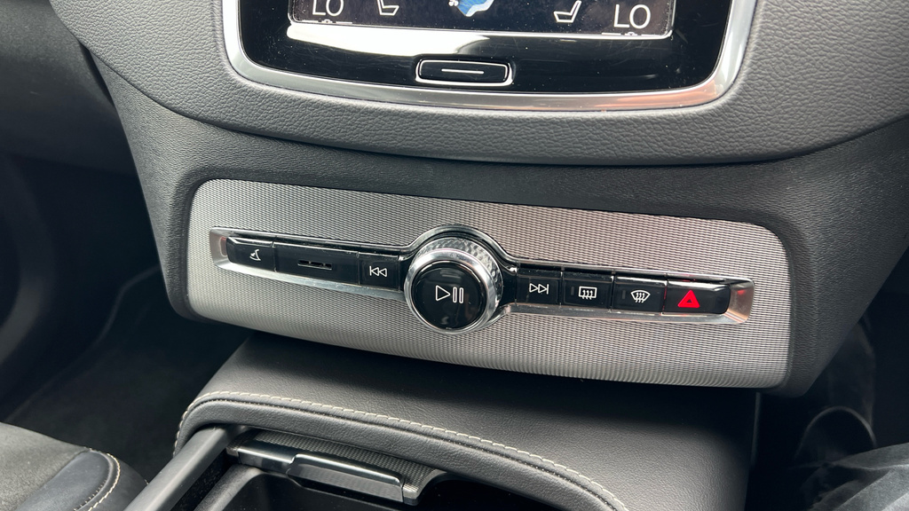 Volvo XC90 Xc90 Inscription Pro B5 Mhev Awd Gold #50
