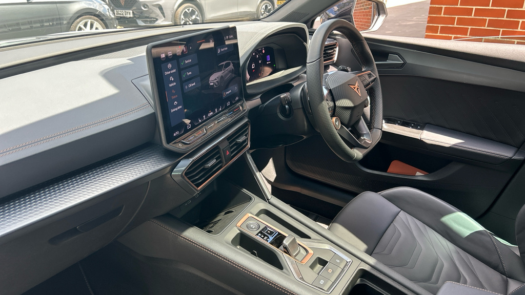 Cupra Leon 1.5 Etsi V2 Estate Hybrid Dsg 150 Ps Grey #12