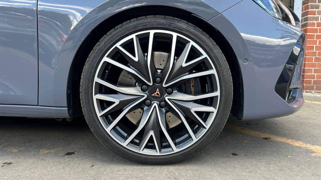 Cupra Leon 1.5 Etsi V2 Estate Hybrid Dsg 150 Ps Grey #36