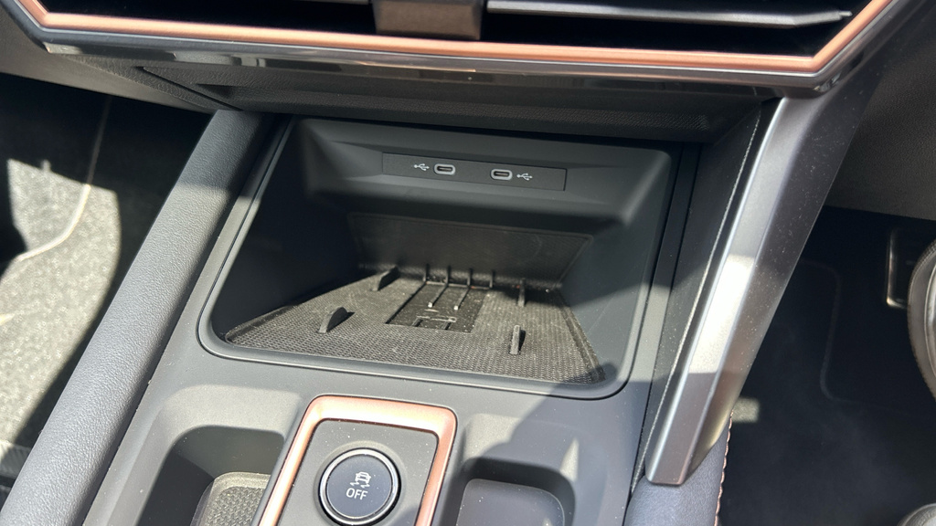Cupra Leon 1.5 Etsi V2 Estate Hybrid Dsg 150 Ps Grey #18