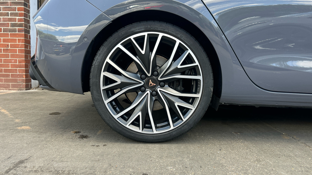 Cupra Leon 1.5 Etsi V2 Estate Hybrid Dsg 150 Ps Grey #33
