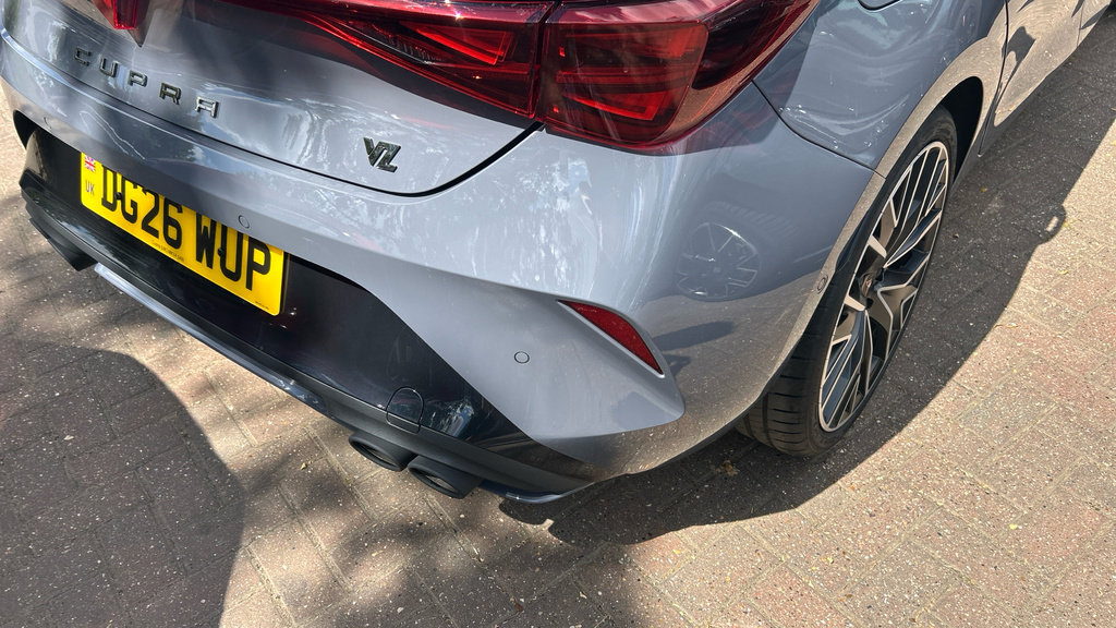 Cupra Leon 1.5 Etsi V2 Estate Hybrid Dsg 150 Ps Grey #5