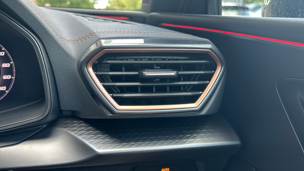 Cupra Leon 1.5 Etsi V2 Estate Hybrid Dsg 150 Ps Grey #48