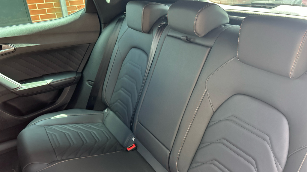 Cupra Leon 1.5 Etsi V2 Estate Hybrid Dsg 150 Ps Grey #29