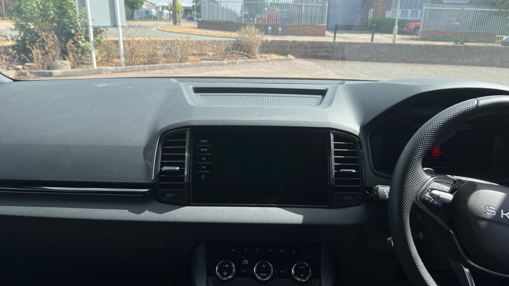 Skoda Karoq 1.5 Tsi Se L White #12