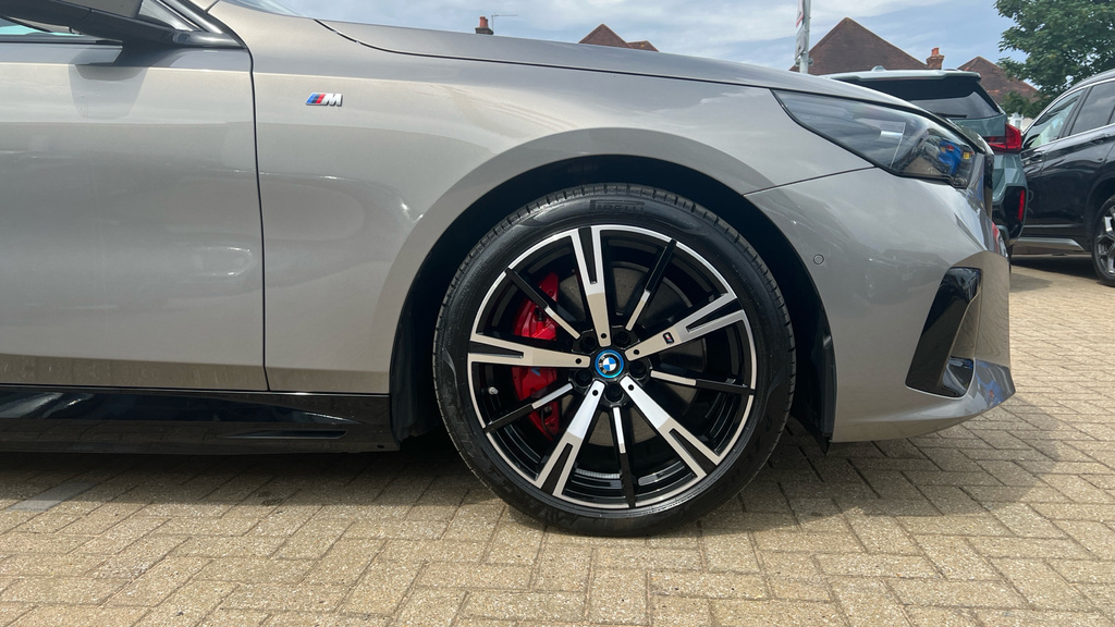 BMW i5 442Kw M60 Xdrive 84Kwh Black #22