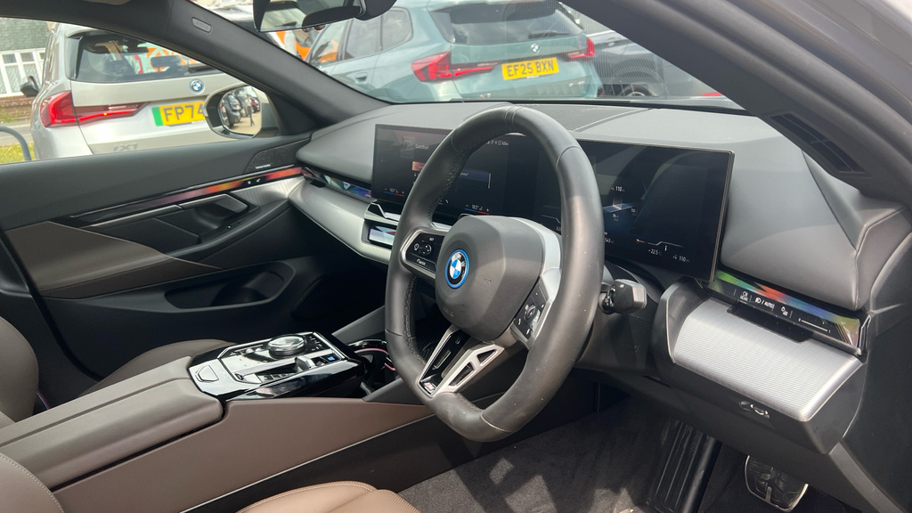 BMW i5 442Kw M60 Xdrive 84Kwh Black #11