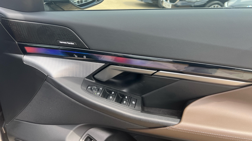 BMW i5 442Kw M60 Xdrive 84Kwh Black #33