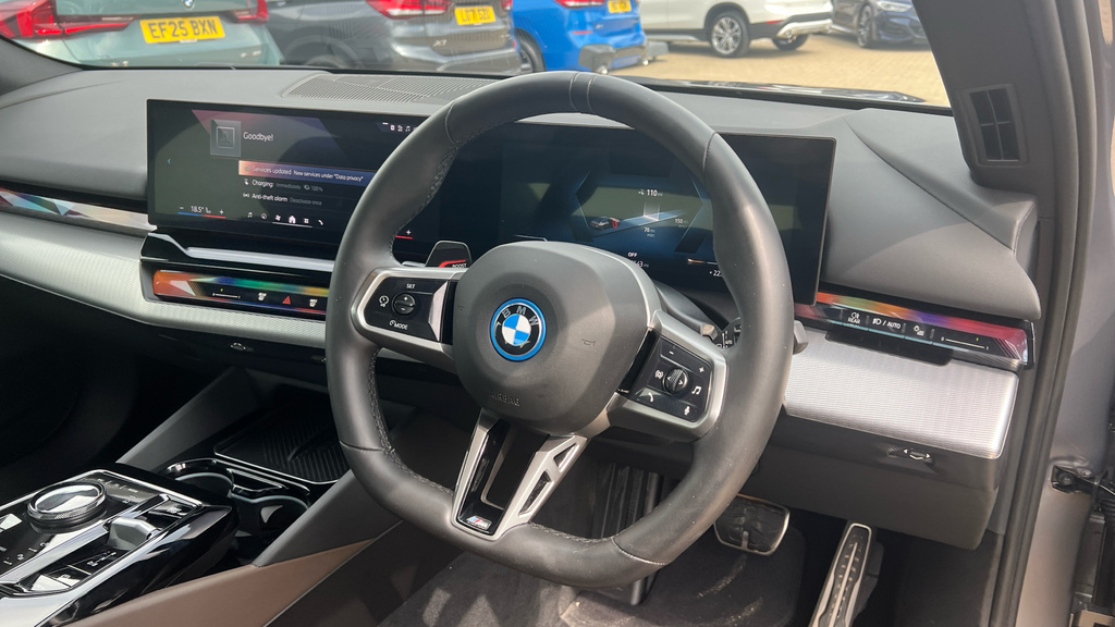 BMW i5 442Kw M60 Xdrive 84Kwh Black #14