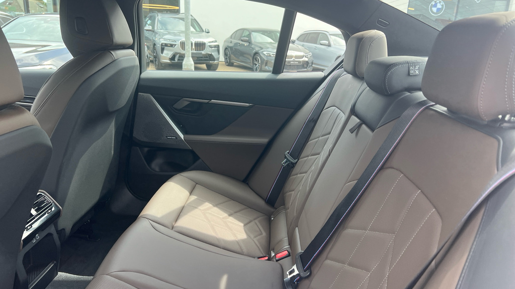 BMW i5 442Kw M60 Xdrive 84Kwh Black #19