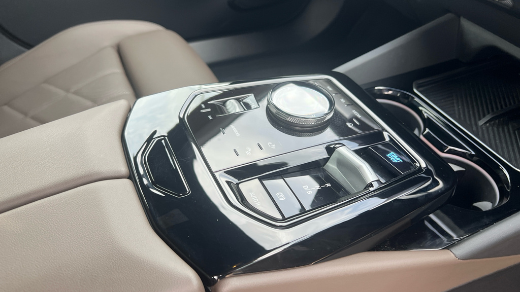 BMW i5 442Kw M60 Xdrive 84Kwh Black #25