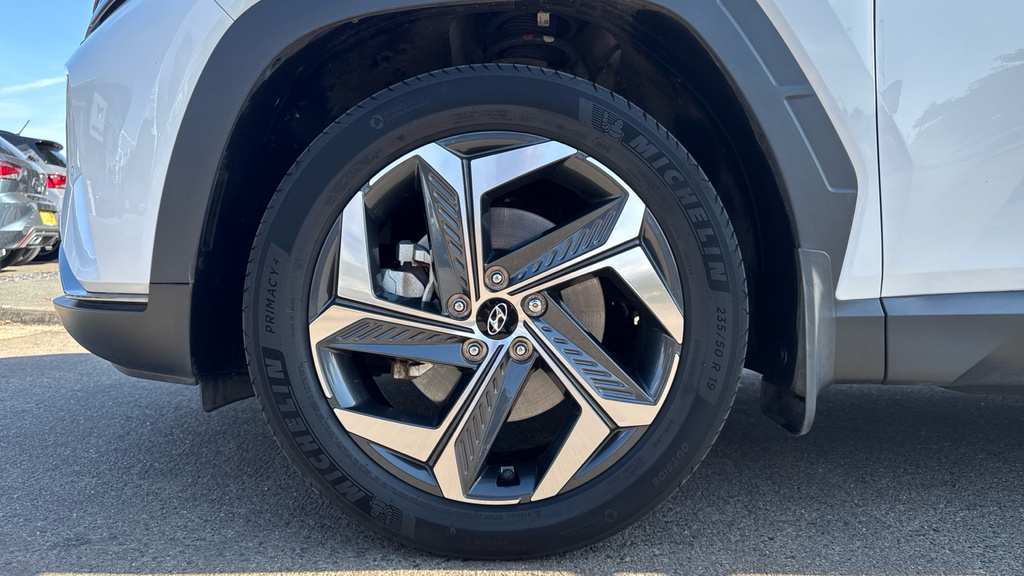 Hyundai Tucson T-gdi N Line White #24