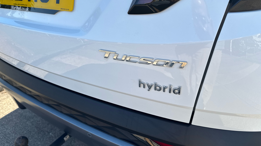 Hyundai Tucson T-gdi N Line White #44