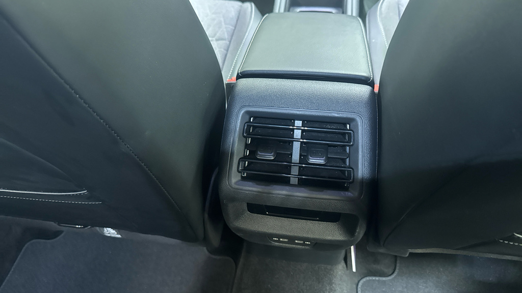 Volkswagen Tiguan R-line Silver #36