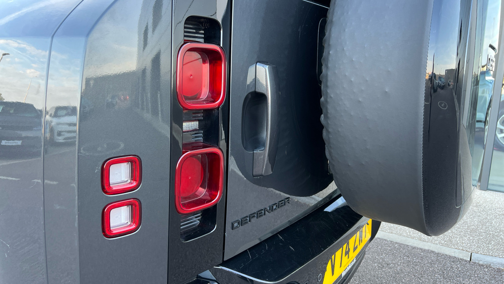 Land Rover Defender Defender 3.0 D250 Hard Top S 3 Seat Black #38