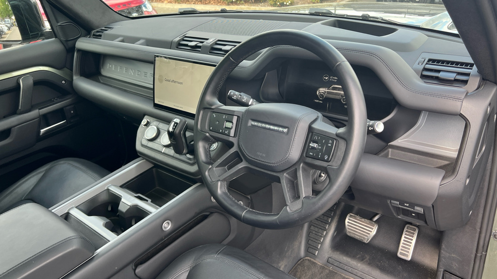 Land Rover Defender 3.0 D300 X-dynamic Hse 110 7 Seat #12