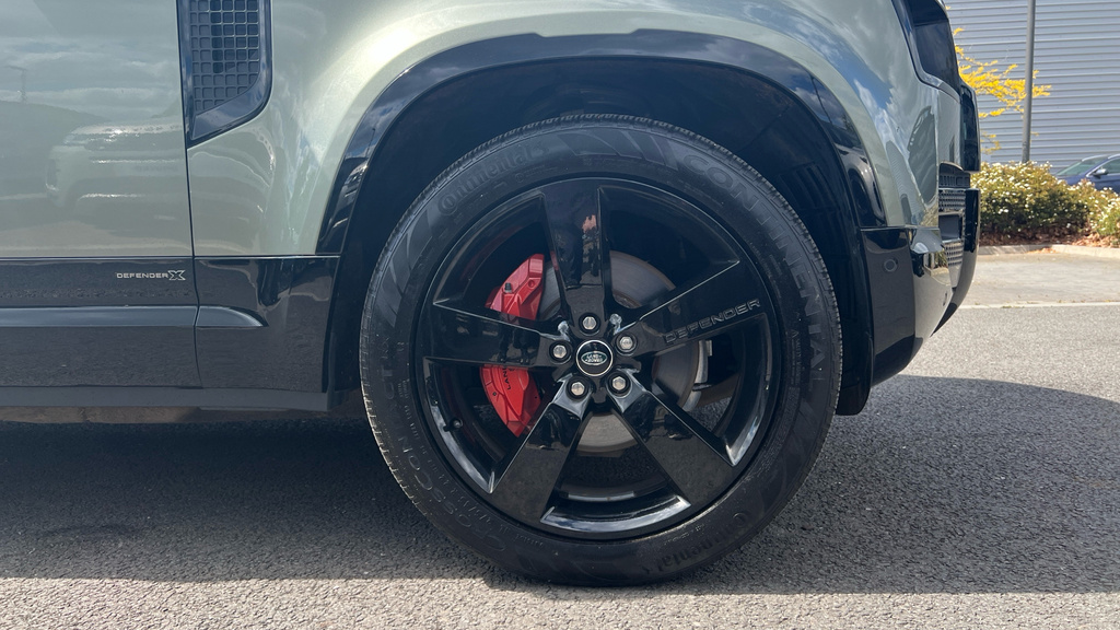 Land Rover Defender 3.0 D300 X-dynamic Hse 110 7 Seat #27