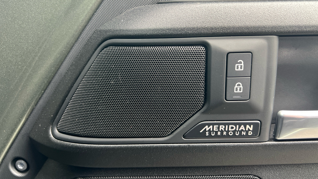 Land Rover Defender 3.0 D300 X-dynamic Hse 110 7 Seat #57