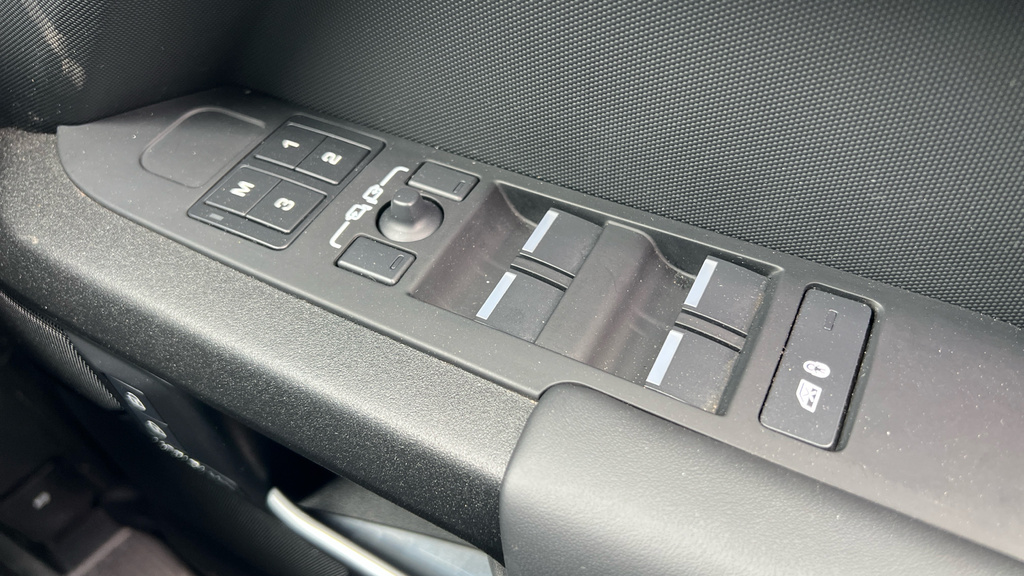 Land Rover Defender 3.0 D300 X-dynamic Hse 110 7 Seat #56