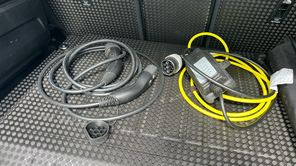 Land Rover Defender 3.0 D300 X-dynamic Hse 110 7 Seat #19