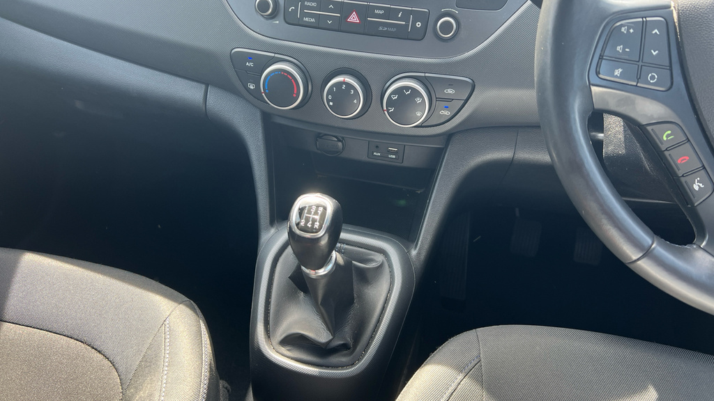 Hyundai I10 Hat 1.2 87Ps Premium Se Silver #30