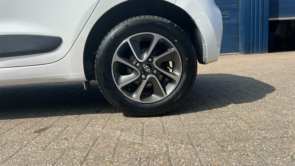 Hyundai I10 Hat 1.2 87Ps Premium Se Silver #24