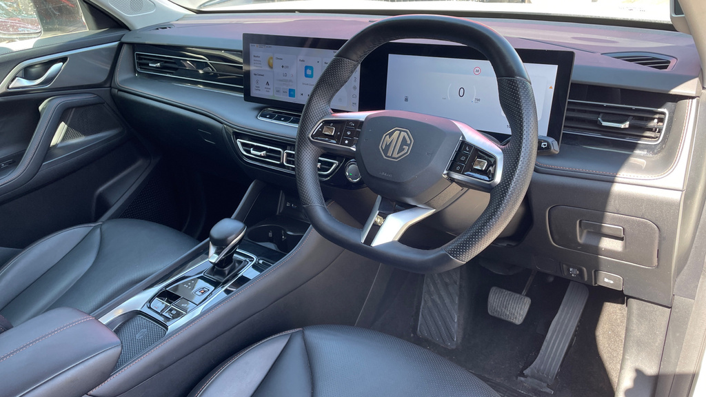 MG HS 1.5 T-gdi 24.7Kwh Trophy Suv Plug-in Hy Black #14