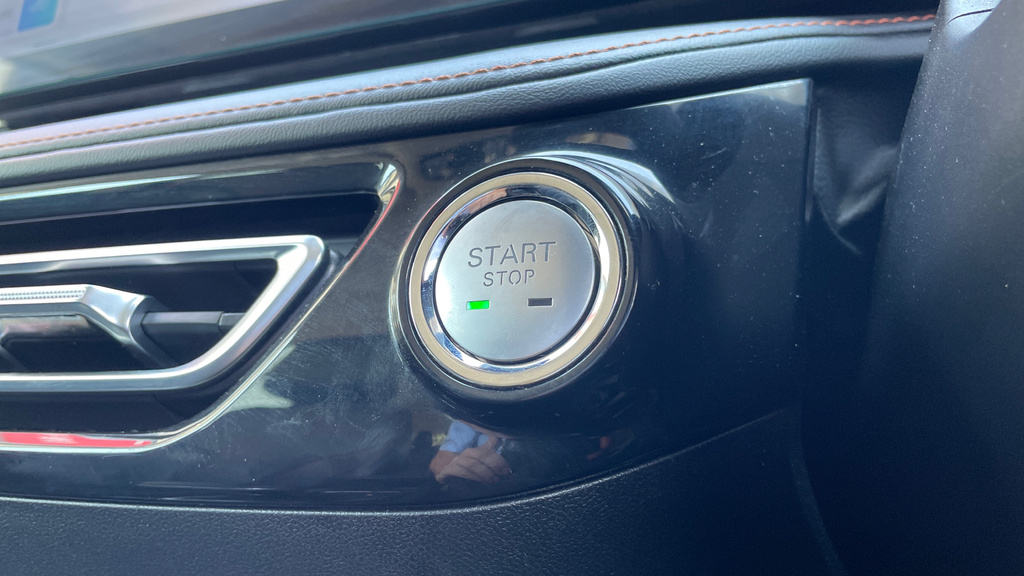 MG HS 1.5 T-gdi 24.7Kwh Trophy Suv Plug-in Hy Black #28