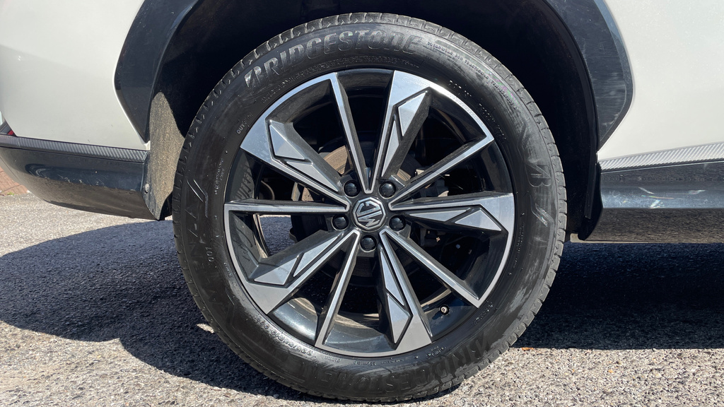 MG HS 1.5 T-gdi 24.7Kwh Trophy Suv Plug-in Hy Black #35