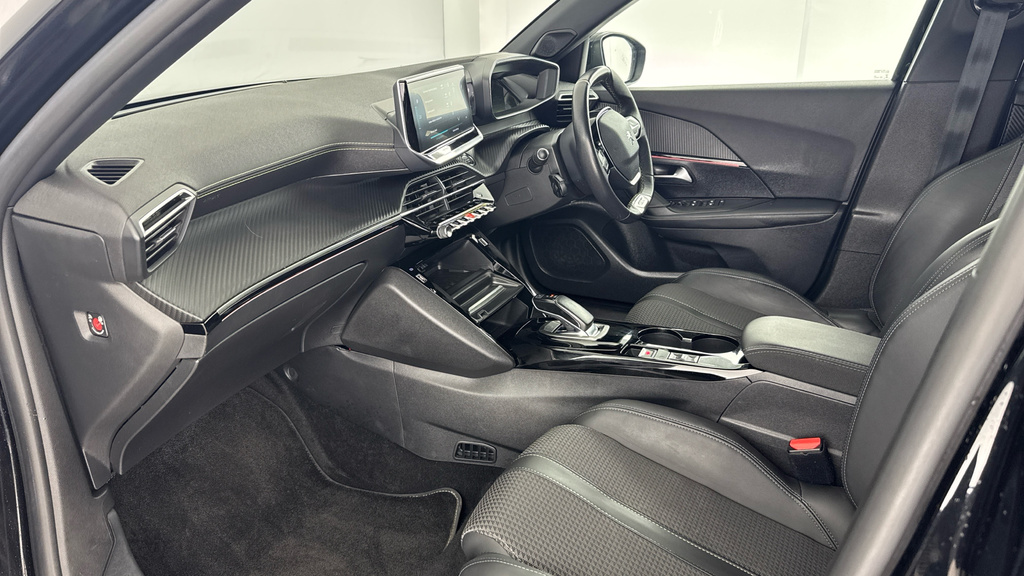 Peugeot e-2008 100Kw Gt Premium 50Kwh Black #10