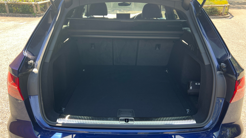 Audi A4 Avant Avant Black Edition 35 Tfsi 150 Ps S Tronic Blue #15
