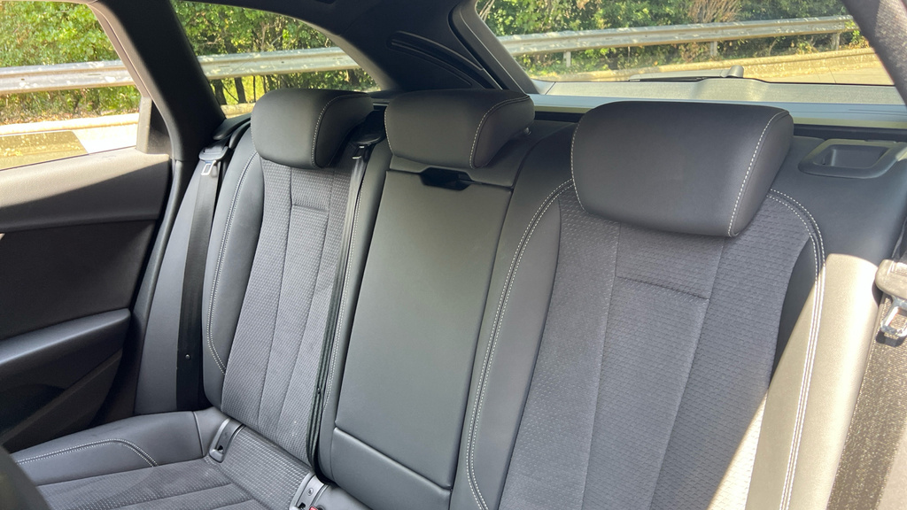 Audi A4 Avant Avant Black Edition 35 Tfsi 150 Ps S Tronic Blue #14