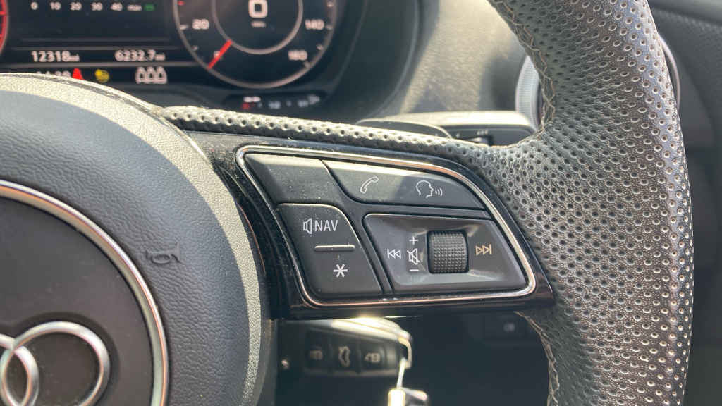 Audi Q2 Audi Q2 S Line 35 Tfsi 150 Ps S Tronic Grey #25