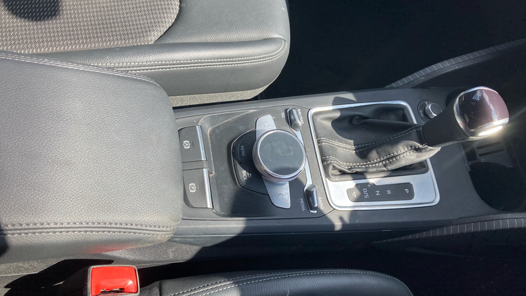 Audi Q2 Audi Q2 S Line 35 Tfsi 150 Ps S Tronic Grey #29