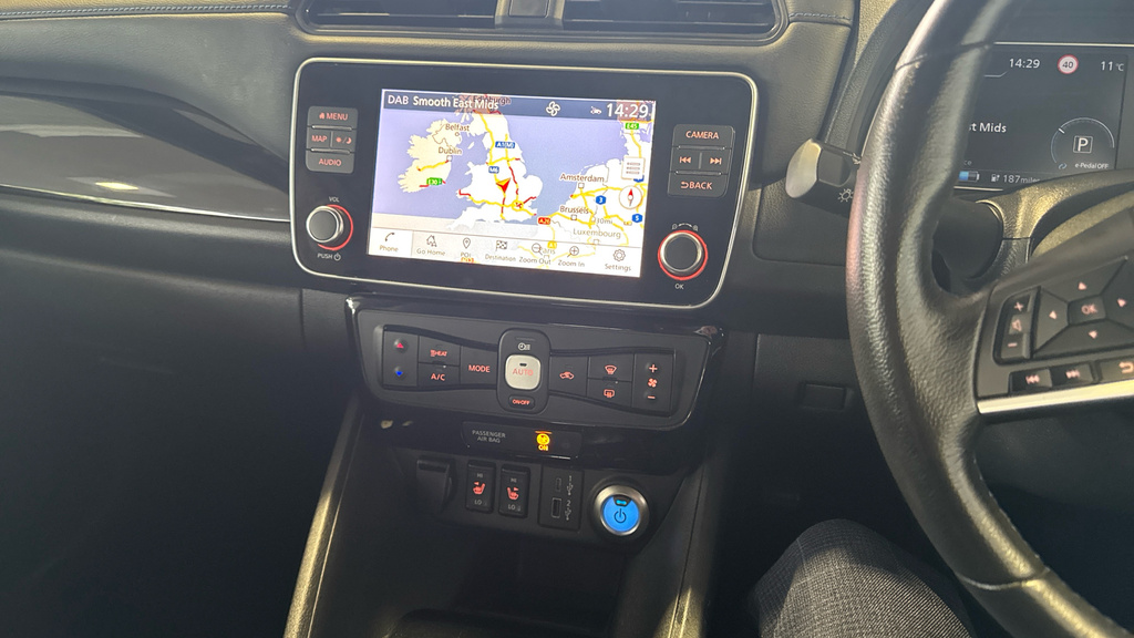 Nissan Leaf 110Kw N-connecta 39Kwh 2022 Grey #15