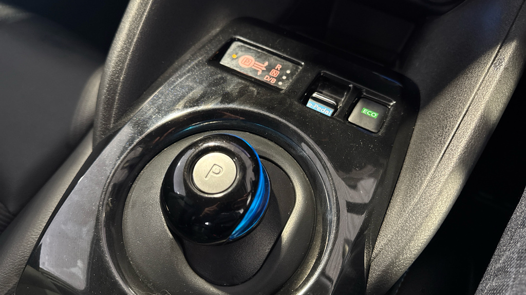 Nissan Leaf 110Kw N-connecta 39Kwh 2022 Grey #26