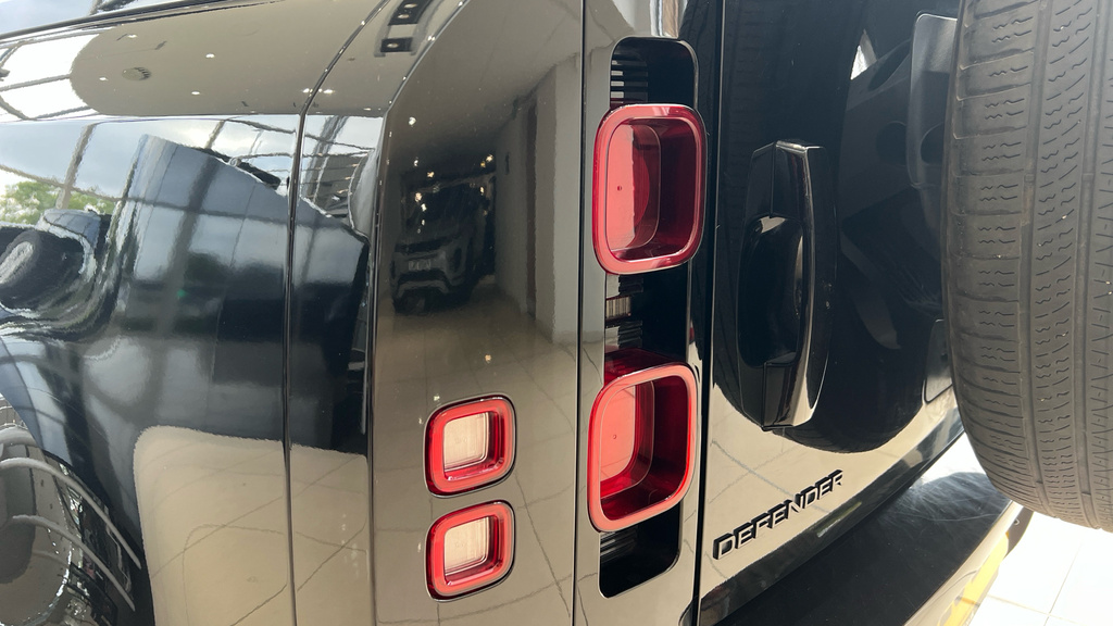 Land Rover Defender 2.0 P400e 15.4Kwh X-dynamic Hse Suv Plu Silver #30