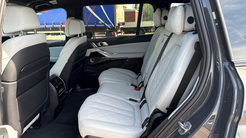 BMW X7 X7 Xdrive40d M Sport Green #23