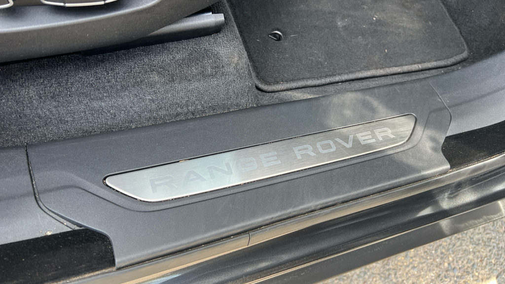 Land Rover Range Rover Velar 2.0 D200 Mhev S Estate Black #55