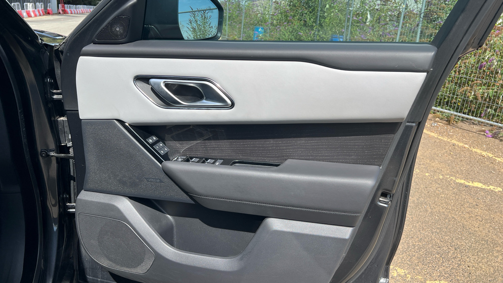 Land Rover Range Rover Velar 2.0 D200 Mhev S Estate Black #49
