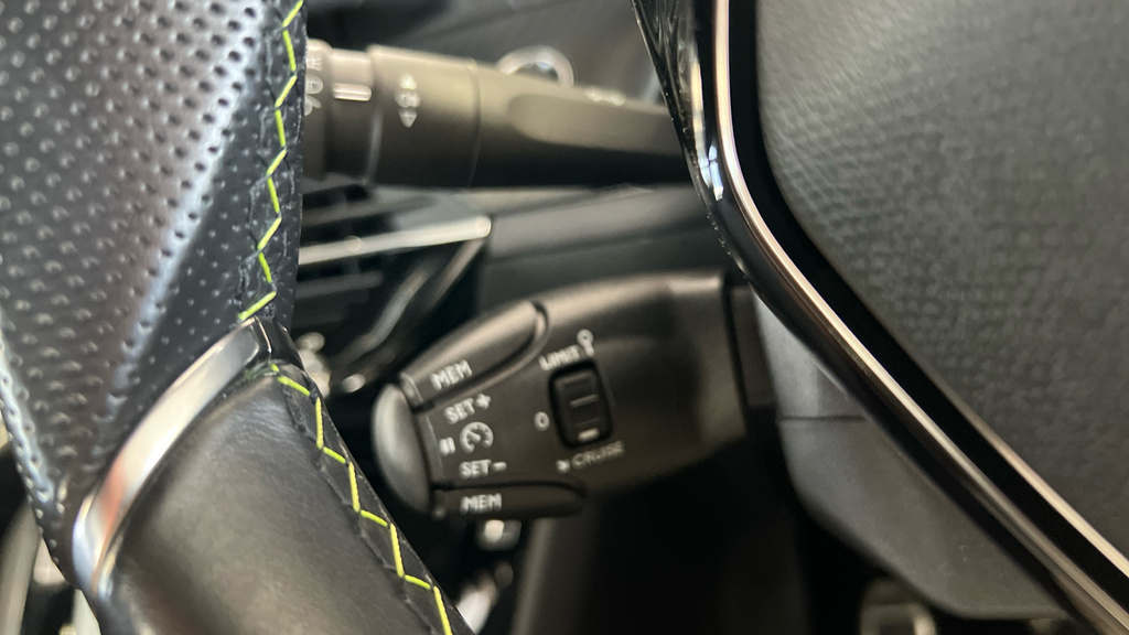 Peugeot 208 1.2 Puretech 100 Allure Premium Hatchback Yellow #15